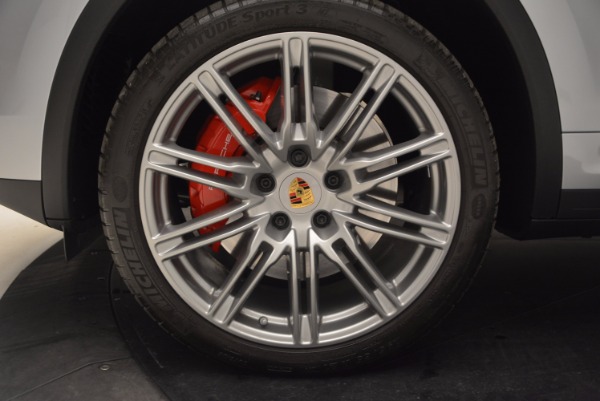 Used 2016 Porsche Cayenne Turbo for sale Sold at Maserati of Greenwich in Greenwich CT 06830 16