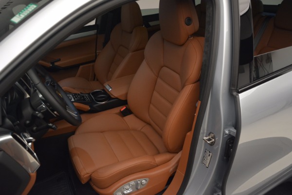 Used 2016 Porsche Cayenne Turbo for sale Sold at Maserati of Greenwich in Greenwich CT 06830 18