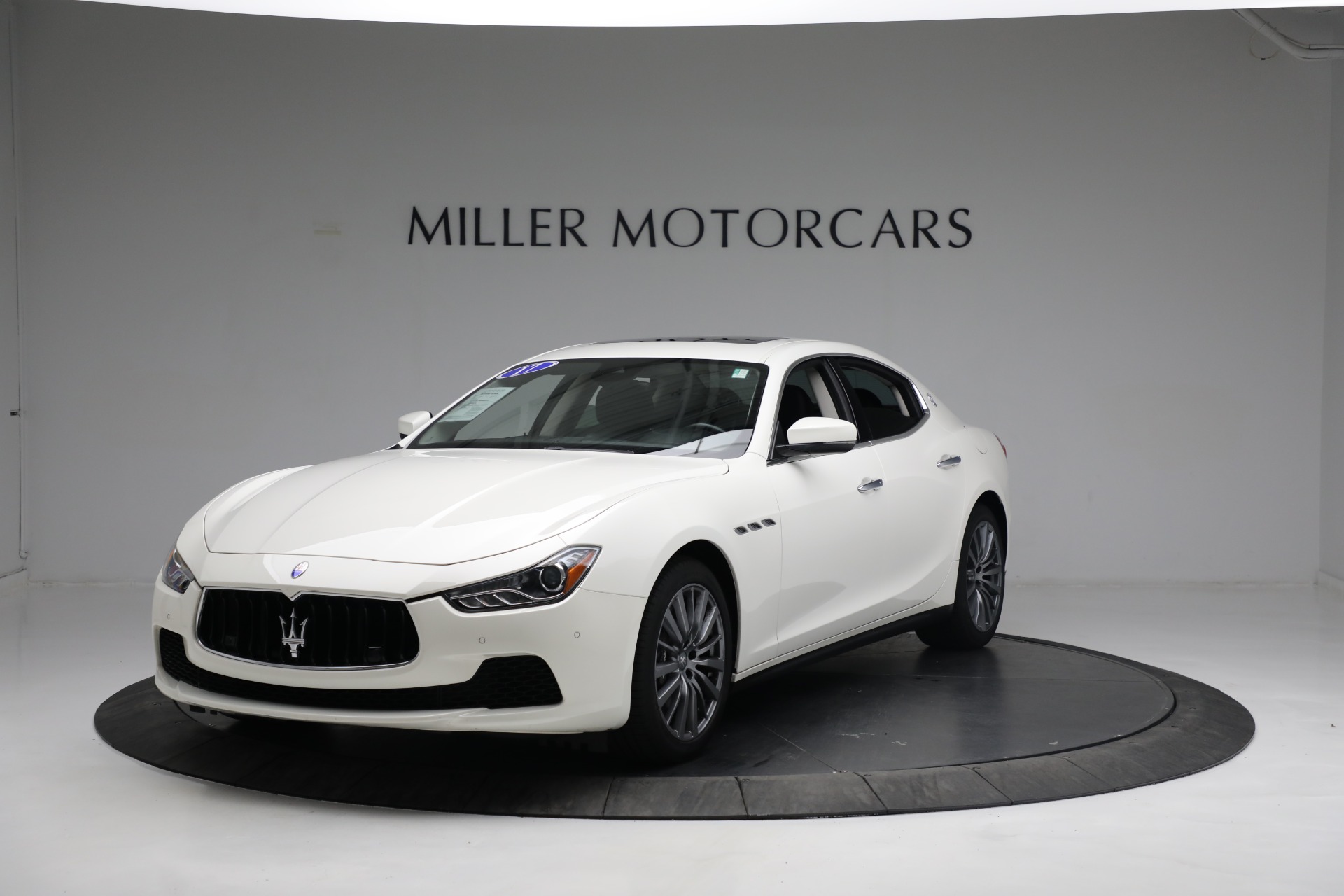 Used 2017 Maserati Ghibli S Q4 for sale $44,900 at Maserati of Greenwich in Greenwich CT 06830 1