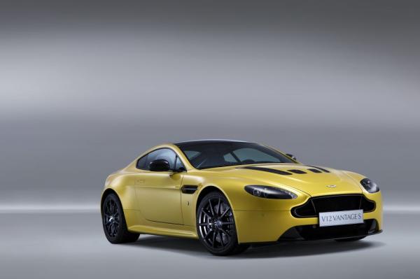 New 2017 Aston Martin V12 Vantage S for sale Sold at Maserati of Greenwich in Greenwich CT 06830 3