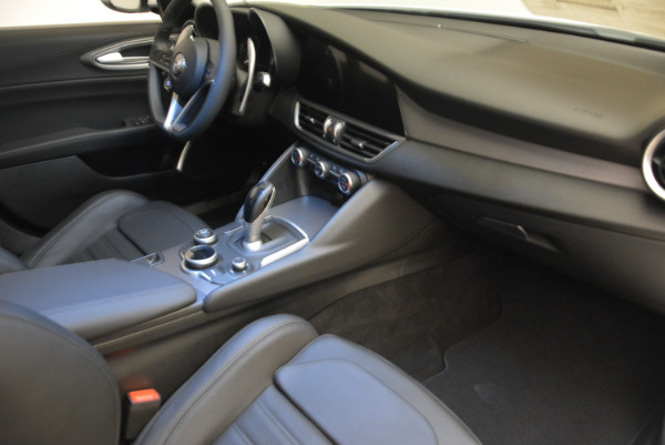 New 2017 Alfa Romeo Giulia Ti Sport Q4 for sale Sold at Maserati of Greenwich in Greenwich CT 06830 21