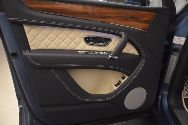 New 2018 Bentley Bentayga for sale Sold at Maserati of Greenwich in Greenwich CT 06830 20