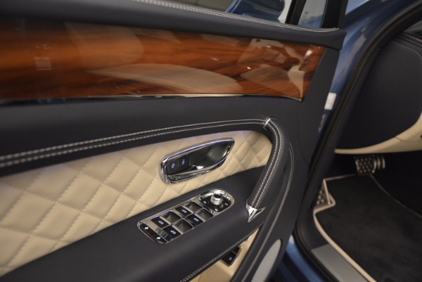 New 2018 Bentley Bentayga for sale Sold at Maserati of Greenwich in Greenwich CT 06830 21