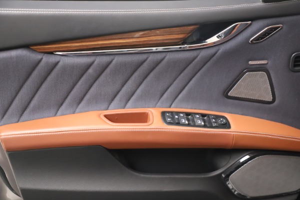 Used 2017 Maserati Quattroporte SQ4 GranLusso/ Zegna for sale $62,900 at Maserati of Greenwich in Greenwich CT 06830 17