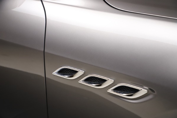 Used 2017 Maserati Quattroporte SQ4 GranLusso/ Zegna for sale $62,900 at Maserati of Greenwich in Greenwich CT 06830 24