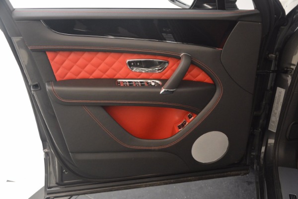 Used 2018 Bentley Bentayga W12 Signature for sale Sold at Maserati of Greenwich in Greenwich CT 06830 24