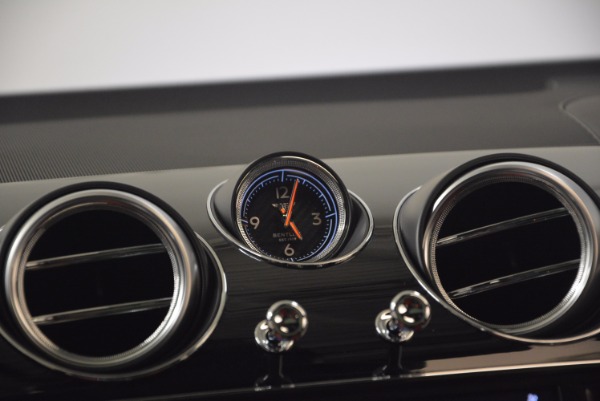 Used 2018 Bentley Bentayga W12 Signature for sale Sold at Maserati of Greenwich in Greenwich CT 06830 25