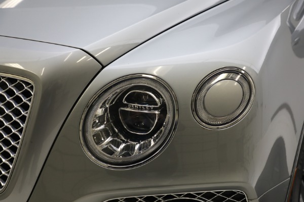 Used 2018 Bentley Bentayga W12 Signature Edition for sale Sold at Maserati of Greenwich in Greenwich CT 06830 13