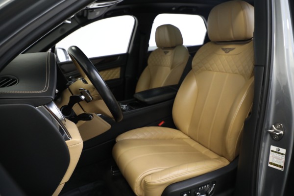 Used 2018 Bentley Bentayga W12 Signature Edition for sale Sold at Maserati of Greenwich in Greenwich CT 06830 19