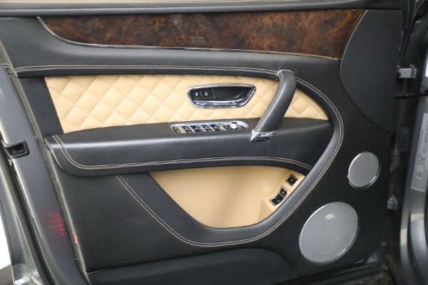 Used 2018 Bentley Bentayga W12 Signature Edition for sale Sold at Maserati of Greenwich in Greenwich CT 06830 20