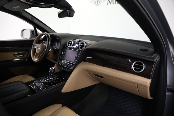 Used 2018 Bentley Bentayga W12 Signature Edition for sale Sold at Maserati of Greenwich in Greenwich CT 06830 21