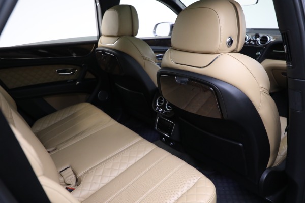 Used 2018 Bentley Bentayga W12 Signature Edition for sale Sold at Maserati of Greenwich in Greenwich CT 06830 25