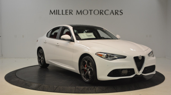 New 2017 Alfa Romeo Giulia Ti Sport Q4 for sale Sold at Maserati of Greenwich in Greenwich CT 06830 11