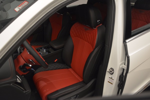 Used 2018 Bentley Bentayga Onyx for sale $159,900 at Maserati of Greenwich in Greenwich CT 06830 19