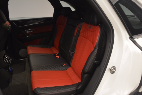 Used 2018 Bentley Bentayga Onyx for sale $159,900 at Maserati of Greenwich in Greenwich CT 06830 23