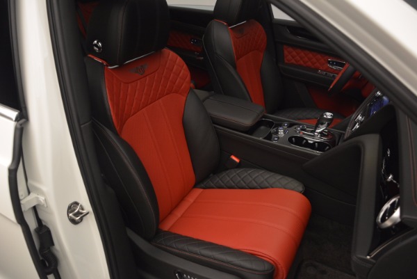 Used 2018 Bentley Bentayga Onyx for sale $159,900 at Maserati of Greenwich in Greenwich CT 06830 27