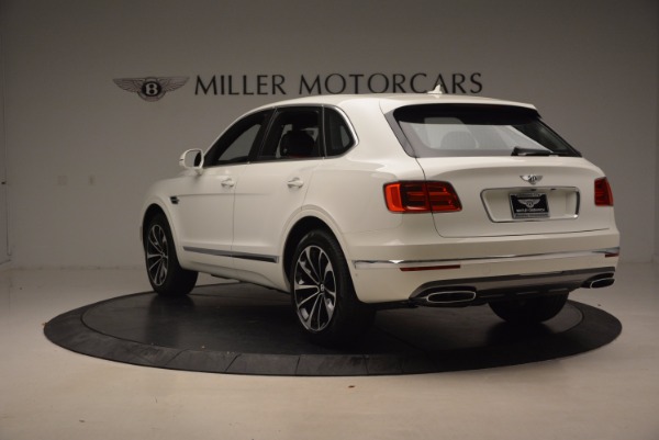 Used 2018 Bentley Bentayga Onyx for sale $159,900 at Maserati of Greenwich in Greenwich CT 06830 5