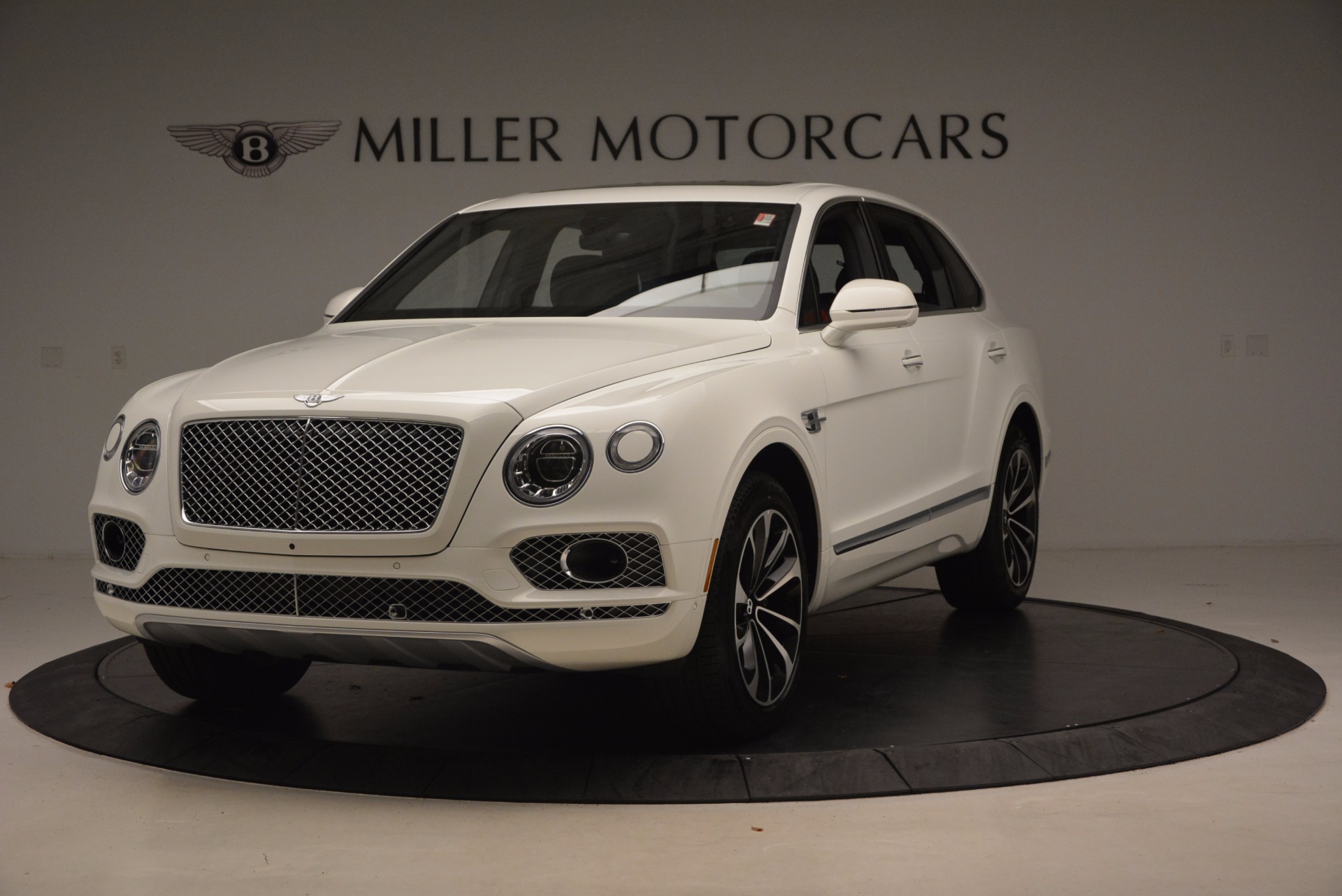 Used 2018 Bentley Bentayga Onyx for sale $159,900 at Maserati of Greenwich in Greenwich CT 06830 1