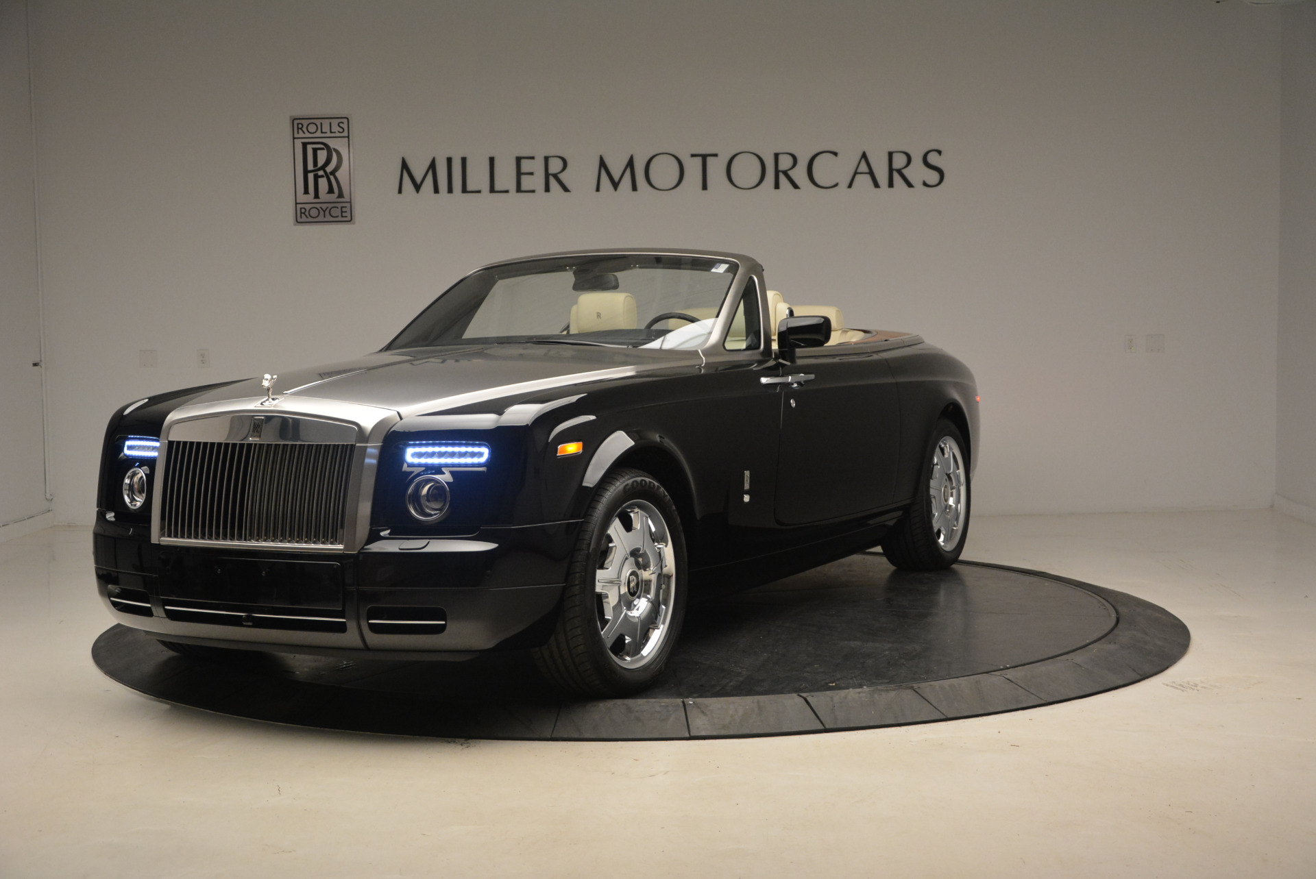 Used 2009 Rolls-Royce Phantom Drophead Coupe for sale Sold at Maserati of Greenwich in Greenwich CT 06830 1