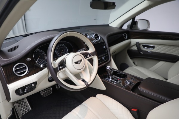 Used 2018 Bentley Bentayga Signature Edition for sale Sold at Maserati of Greenwich in Greenwich CT 06830 14