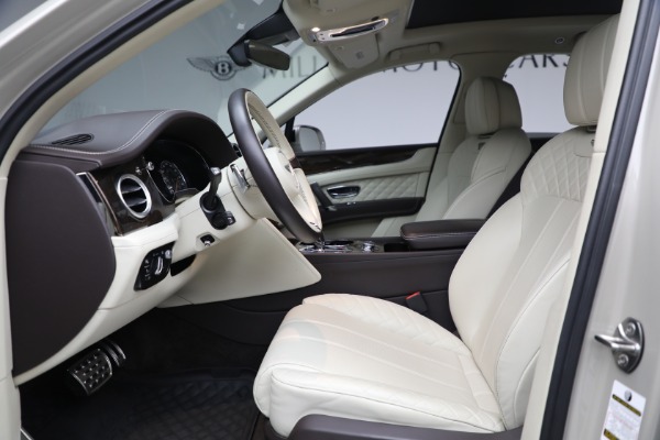 Used 2018 Bentley Bentayga Signature Edition for sale Sold at Maserati of Greenwich in Greenwich CT 06830 15