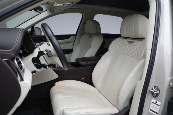 Used 2018 Bentley Bentayga Signature Edition for sale Sold at Maserati of Greenwich in Greenwich CT 06830 16
