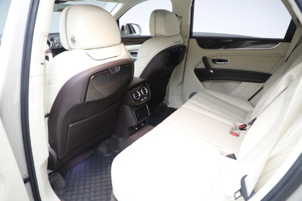 Used 2018 Bentley Bentayga Signature Edition for sale Sold at Maserati of Greenwich in Greenwich CT 06830 17