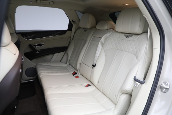 Used 2018 Bentley Bentayga Signature Edition for sale Sold at Maserati of Greenwich in Greenwich CT 06830 19