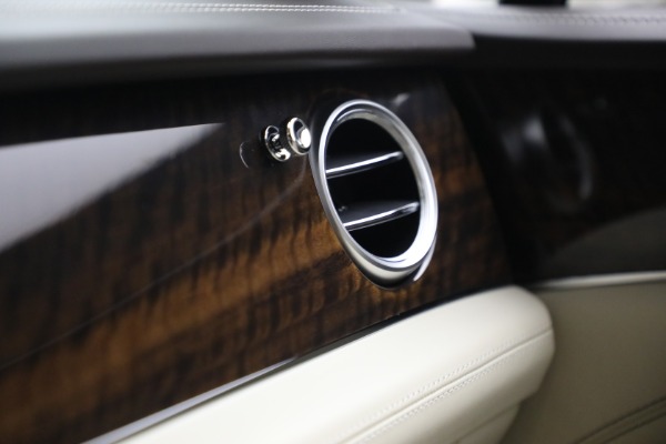 Used 2018 Bentley Bentayga Signature Edition for sale Sold at Maserati of Greenwich in Greenwich CT 06830 26
