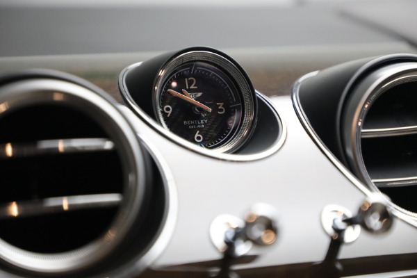 Used 2018 Bentley Bentayga Signature Edition for sale Sold at Maserati of Greenwich in Greenwich CT 06830 28