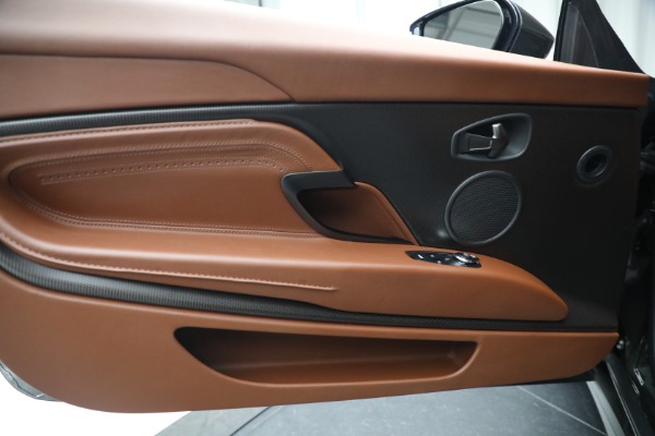 Used 2018 Aston Martin DB11 V12 for sale $127,900 at Maserati of Greenwich in Greenwich CT 06830 20