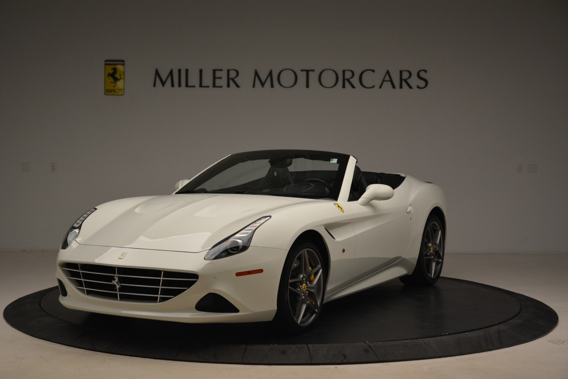 Used 2015 Ferrari California T for sale Sold at Maserati of Greenwich in Greenwich CT 06830 1