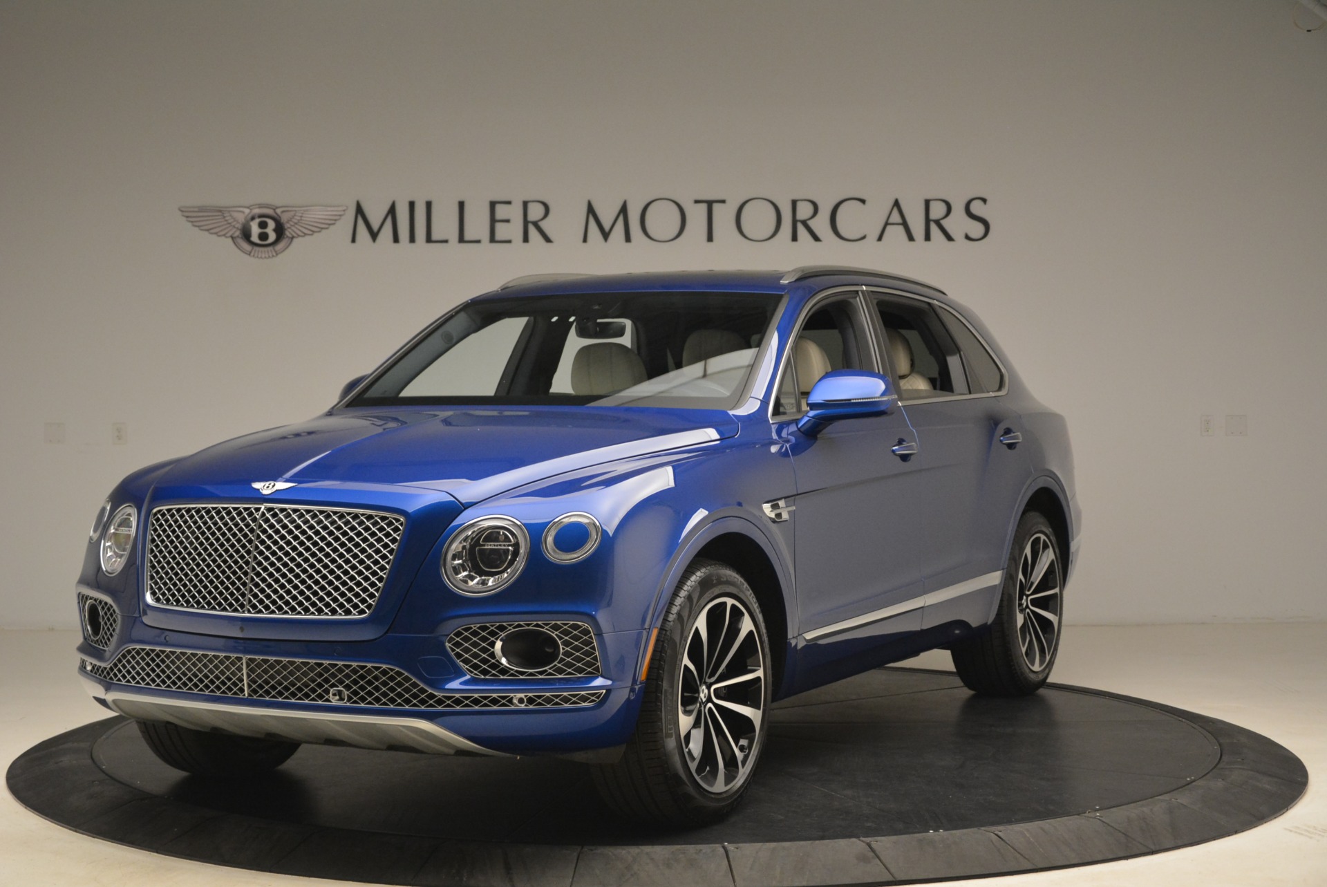 Used 2018 Bentley Bentayga W12 Signature for sale Sold at Maserati of Greenwich in Greenwich CT 06830 1