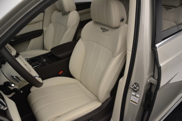 Used 2019 Bentley Bentayga V8 for sale $169,900 at Maserati of Greenwich in Greenwich CT 06830 19