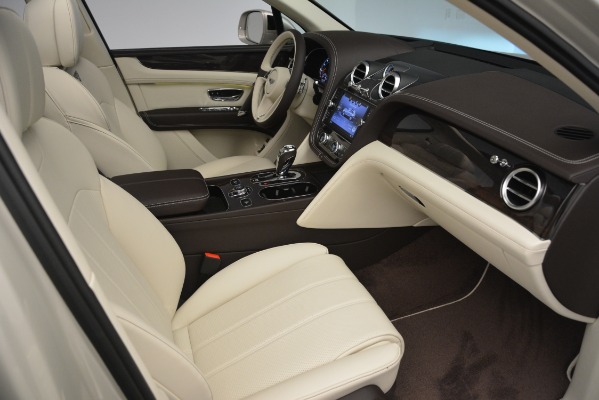 Used 2019 Bentley Bentayga V8 for sale $169,900 at Maserati of Greenwich in Greenwich CT 06830 25
