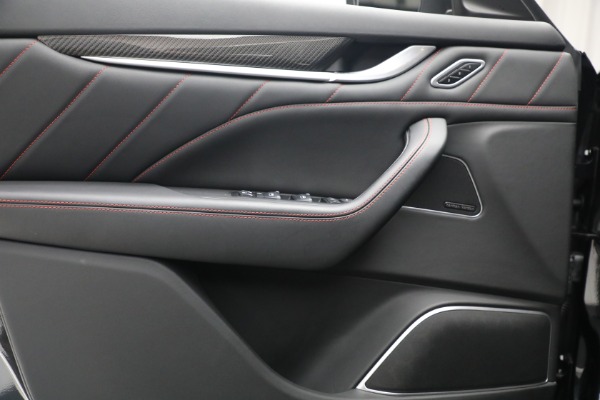New 2019 Maserati Levante Q4 GranLusso for sale $86,940 at Maserati of Greenwich in Greenwich CT 06830 14