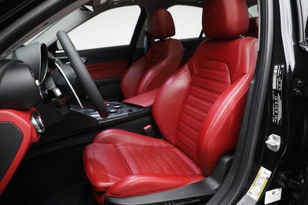 New 2019 Alfa Romeo Giulia Ti Sport Q4 for sale Sold at Maserati of Greenwich in Greenwich CT 06830 17