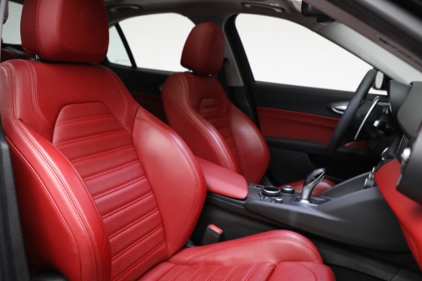 New 2019 Alfa Romeo Giulia Ti Sport Q4 for sale Sold at Maserati of Greenwich in Greenwich CT 06830 21