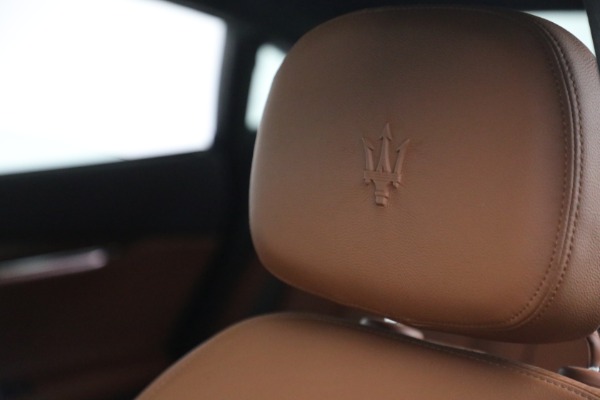 Used 2015 Maserati Quattroporte S Q4 for sale Sold at Maserati of Greenwich in Greenwich CT 06830 25