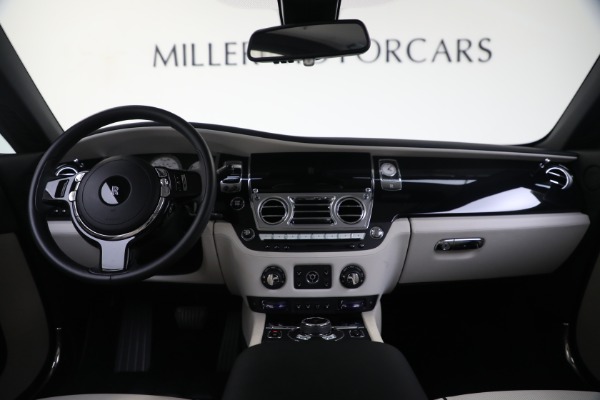 Used 2016 Rolls-Royce Wraith for sale $205,900 at Maserati of Greenwich in Greenwich CT 06830 4