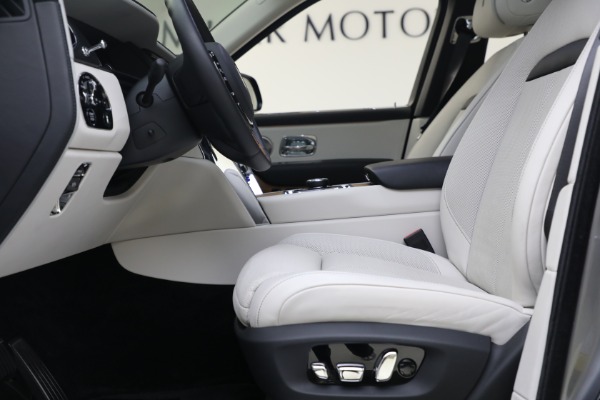 Used 2019 Rolls-Royce Cullinan for sale $329,900 at Maserati of Greenwich in Greenwich CT 06830 13