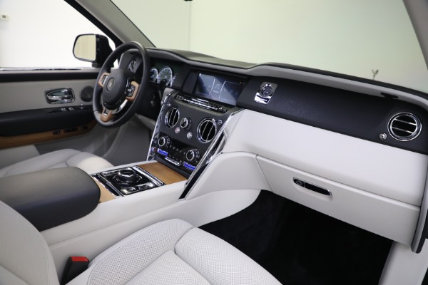 Used 2019 Rolls-Royce Cullinan for sale $329,900 at Maserati of Greenwich in Greenwich CT 06830 19