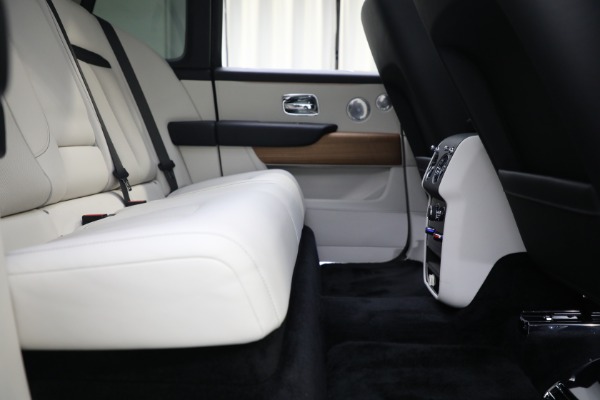 Used 2019 Rolls-Royce Cullinan for sale $329,900 at Maserati of Greenwich in Greenwich CT 06830 23