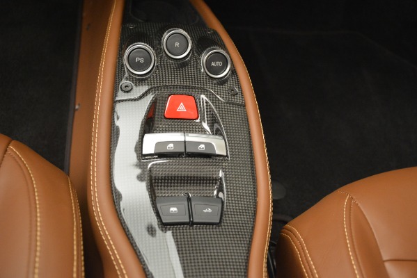 Used 2013 Ferrari 458 Spider for sale $235,900 at Maserati of Greenwich in Greenwich CT 06830 28