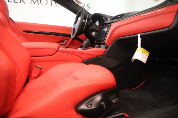 New 2018 Maserati GranTurismo Sport Convertible for sale $159,740 at Maserati of Greenwich in Greenwich CT 06830 27