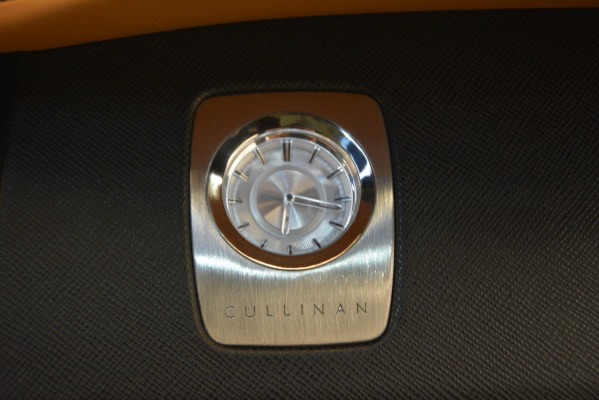 Used 2019 Rolls-Royce Cullinan for sale $329,900 at Maserati of Greenwich in Greenwich CT 06830 28