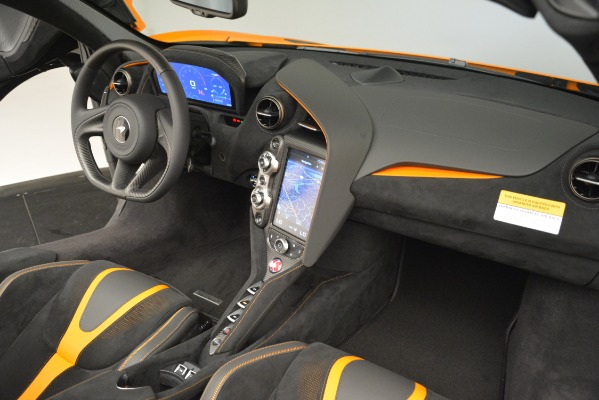 New 2020 McLaren 720S SPIDER Convertible for sale $407,450 at Maserati of Greenwich in Greenwich CT 06830 24