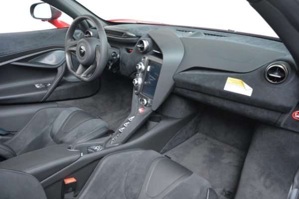 Used 0 for sale Sold at Maserati of Greenwich in Greenwich CT 06830 27