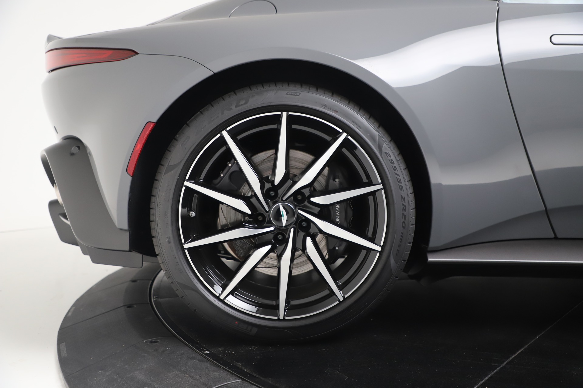 タイヤ・ホイール ASTON MARTIN DB11 VANTAGE 275/35ZR19 New 2020 Aston Martin Vantage Coupe For Sale (Special Pricing