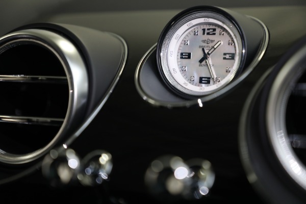 Used 2020 Bentley Bentayga V8 Design Series for sale $145,900 at Maserati of Greenwich in Greenwich CT 06830 26